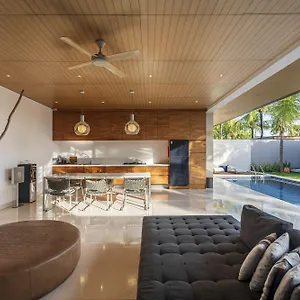 https://one-eleven.ubudhotelsnow.com