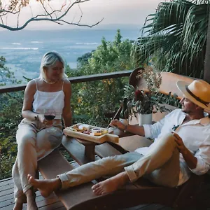 https://the-polish-place.queenslandhotels.net